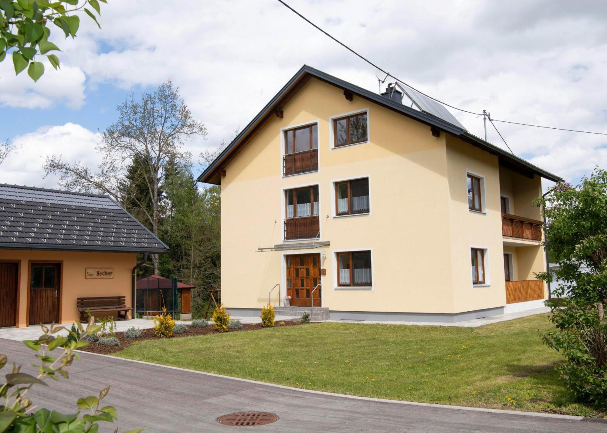 Ferienwohnungen Hecher Feldkirchen In Kaernten Luaran gambar