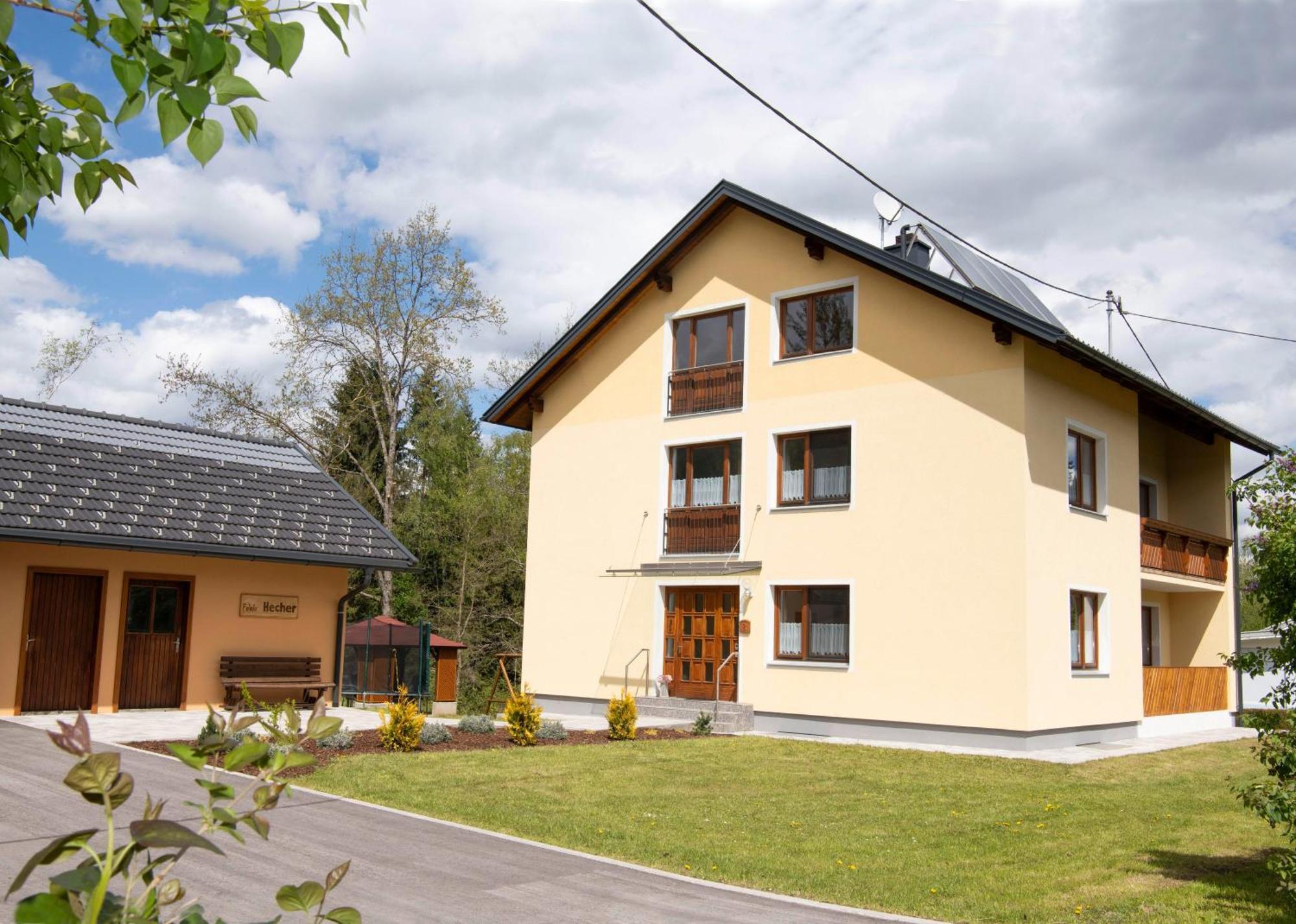 Ferienwohnungen Hecher Feldkirchen In Kaernten Luaran gambar