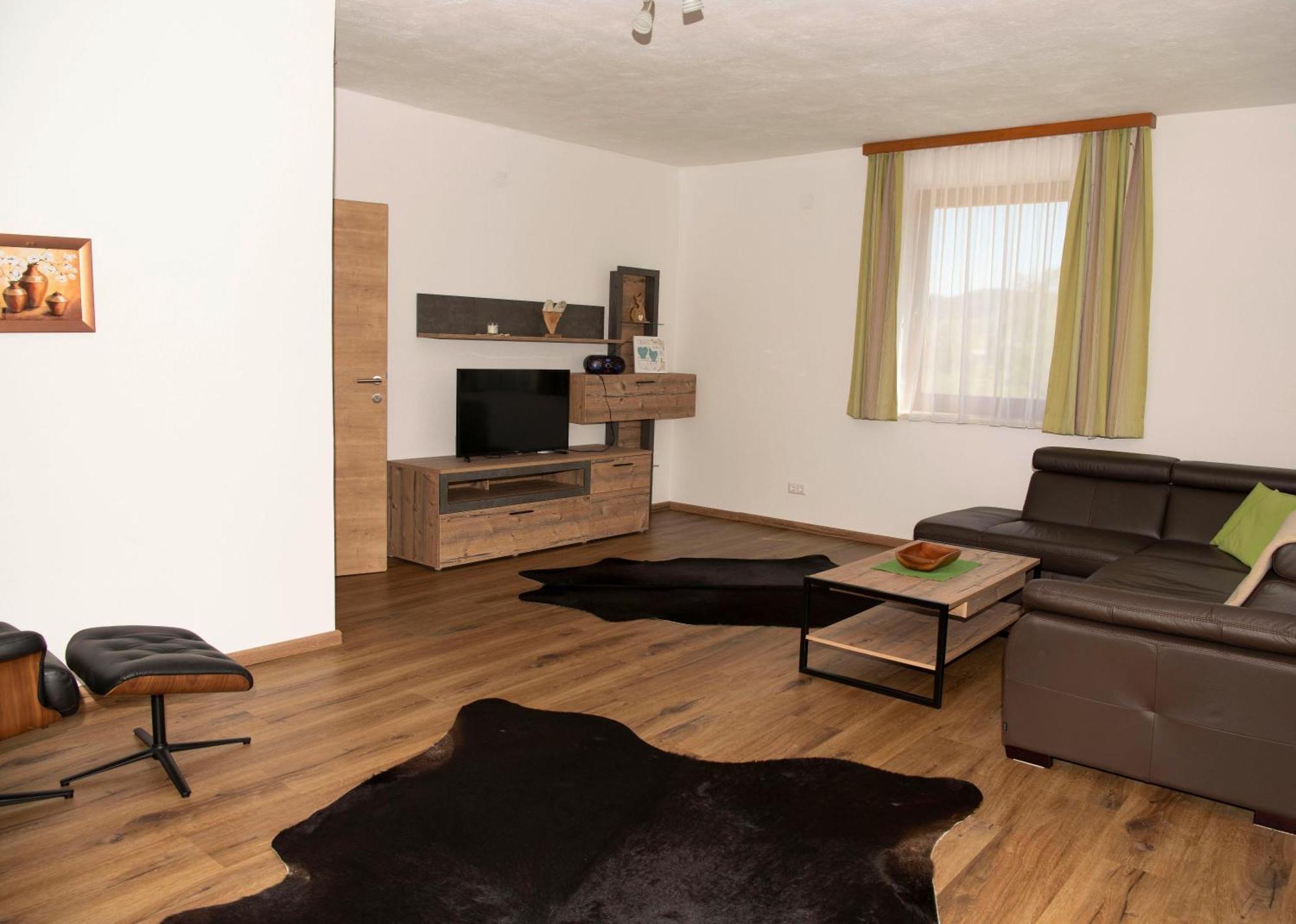Ferienwohnungen Hecher Feldkirchen In Kaernten Luaran gambar